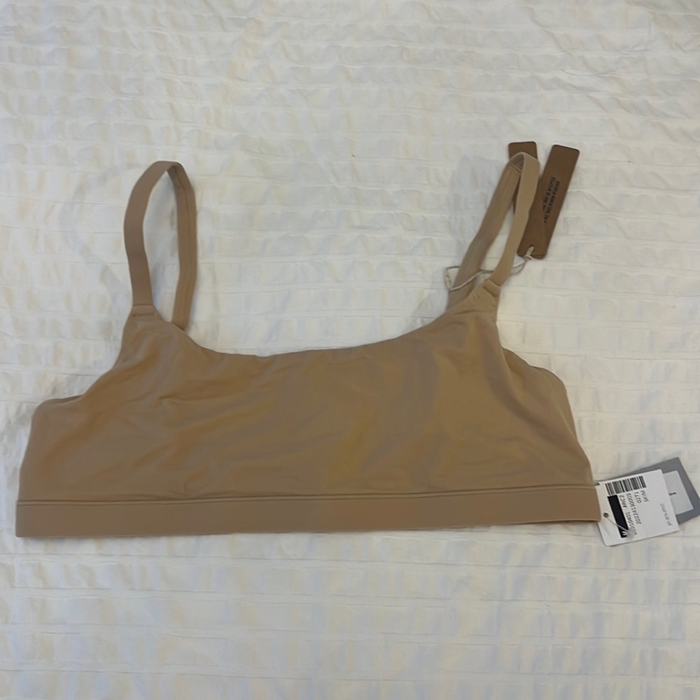 NWT SKIMS Fits Everybody Scoop NEck Bralette